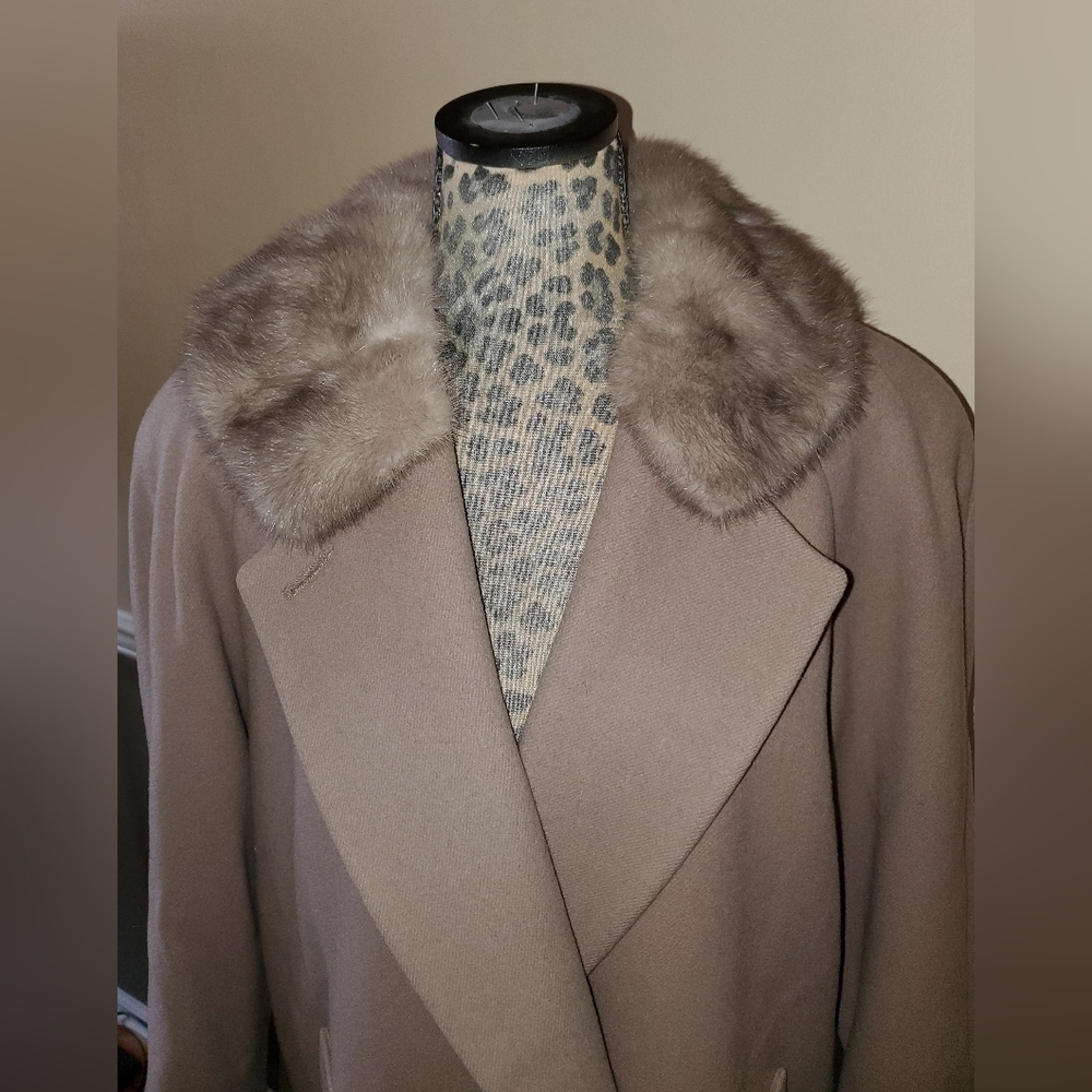 100% Wool, Mink Colar Long Taupe Coat - Picture 2 of 13